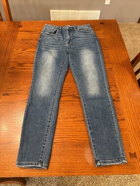 Altar'd State Faded Blue Skinny Jeans size 29 inseam measures about 27”